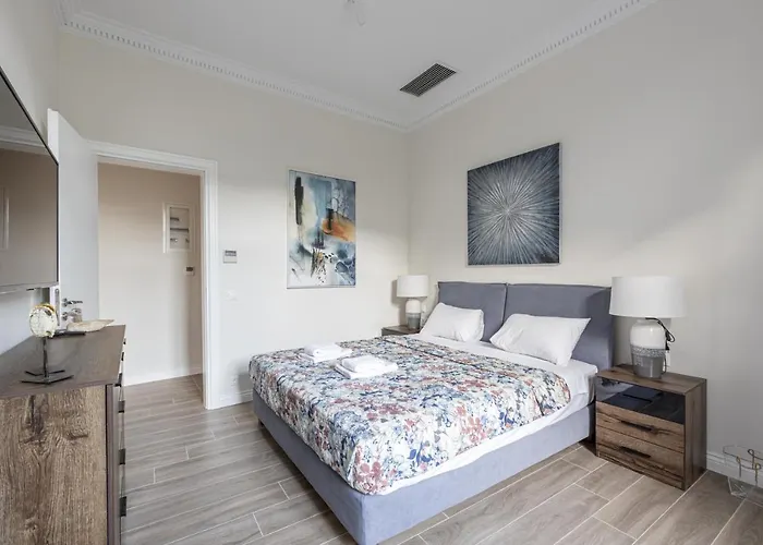 Plaka\'S Privileged Accommodation